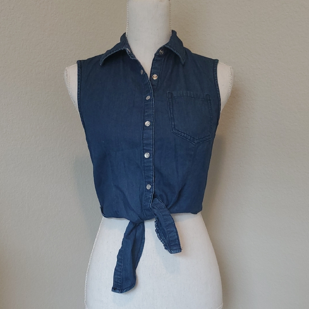 Forever 21 Denium Button-Down Crop Top